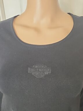 Harley-Davidson Women's Black Long Sleeve Crewneck with Embossed Logo
